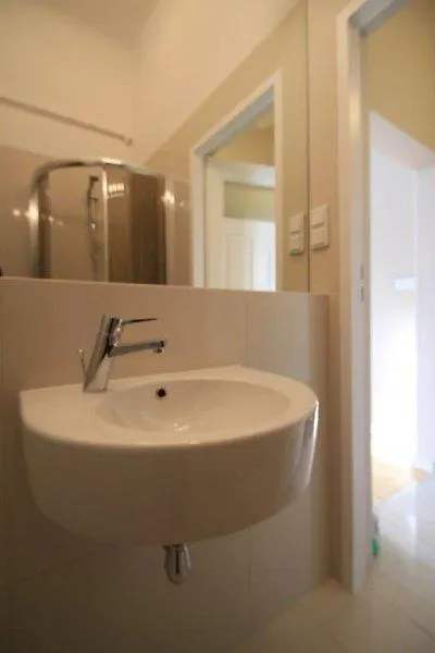 Florianska Gate Luxury Apartments Krakow 2*,  Poland